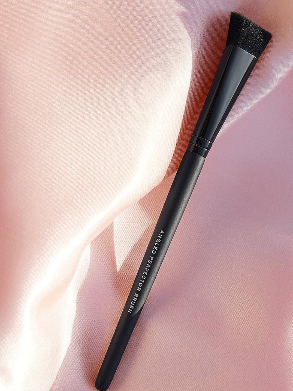 bareMinerals Angled Perfector Brush for Loose Mineral Concealer-NWT